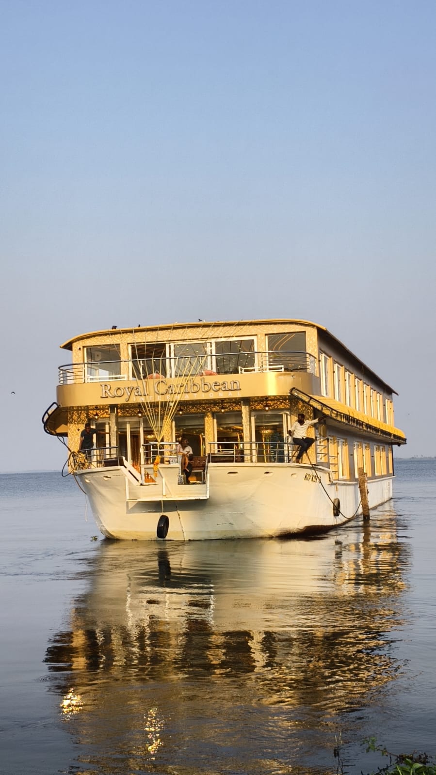 Royal Caribbean Houseboat (2)