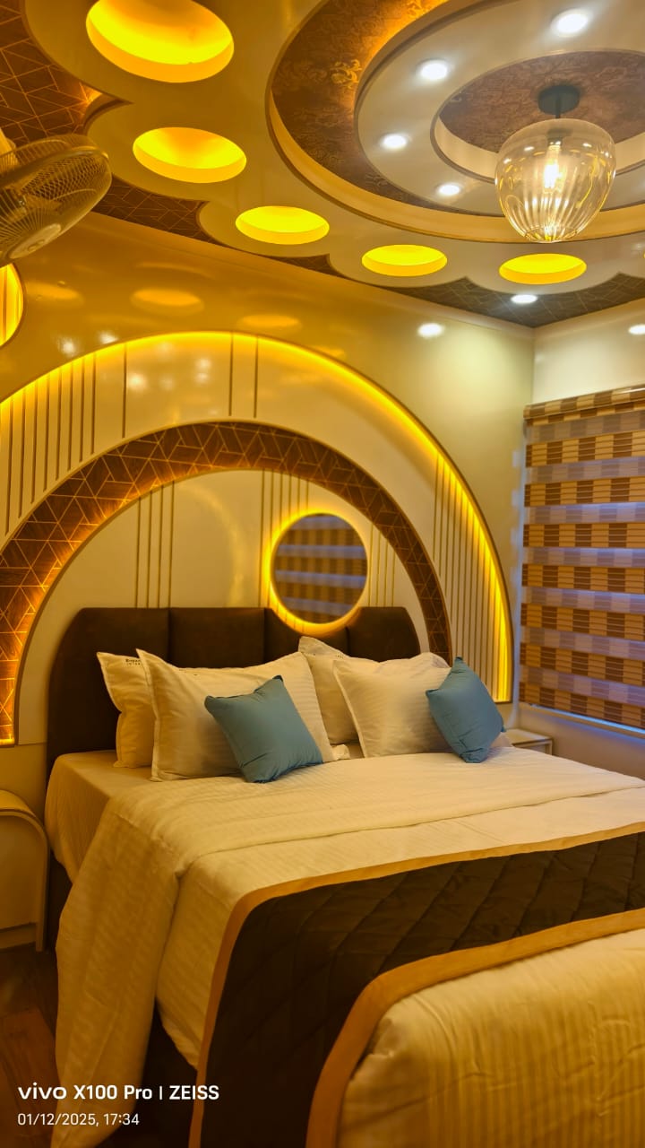 Royal Caribbean Houseboat (6)